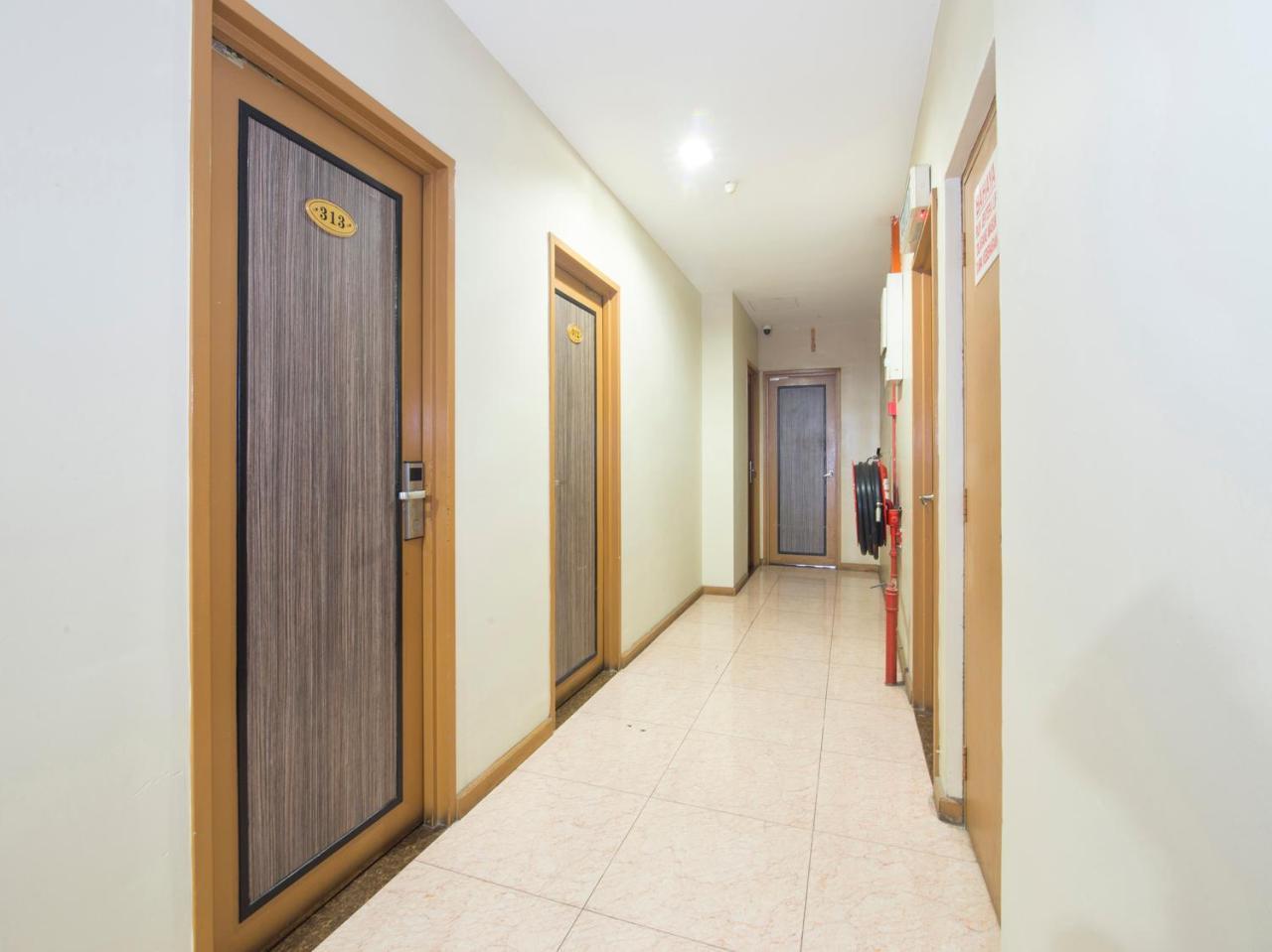 Oyo 422 Hotel Reno Kuala Lumpur Buitenkant foto
