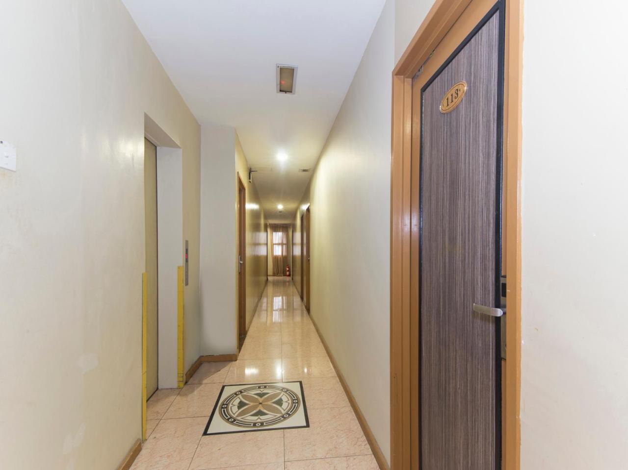 Oyo 422 Hotel Reno Kuala Lumpur Buitenkant foto