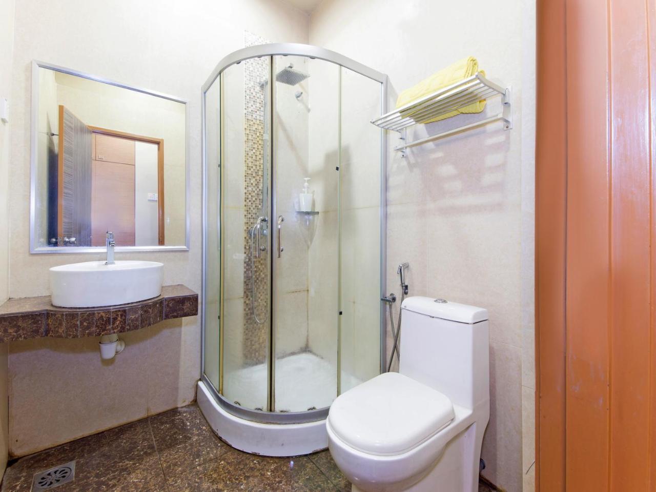 Oyo 422 Hotel Reno Kuala Lumpur Buitenkant foto