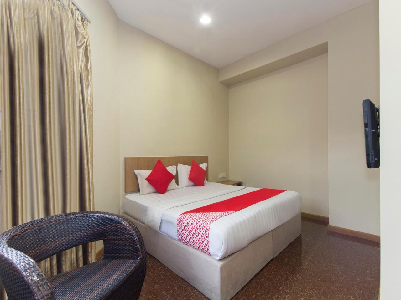 Oyo 422 Hotel Reno Kuala Lumpur Buitenkant foto