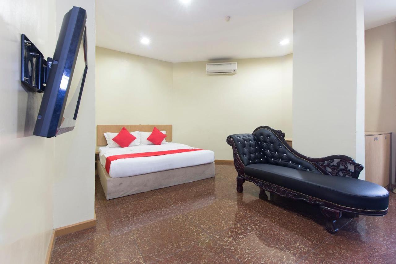 Oyo 422 Hotel Reno Kuala Lumpur Buitenkant foto